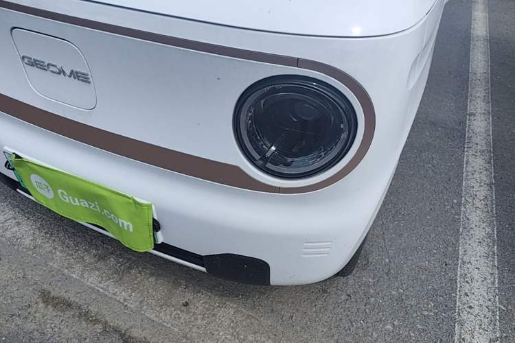 Used Geely Galaxy Panda 2024 Panda Mini 200km Endurance Bear Left Front Headlight
