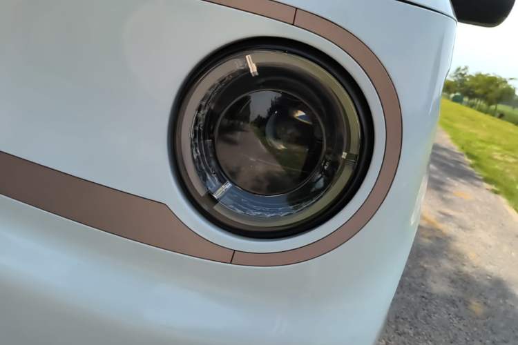 Used Geely Galaxy Panda 2024 Panda Mini 200km Endurance Bear Left Front Headlight