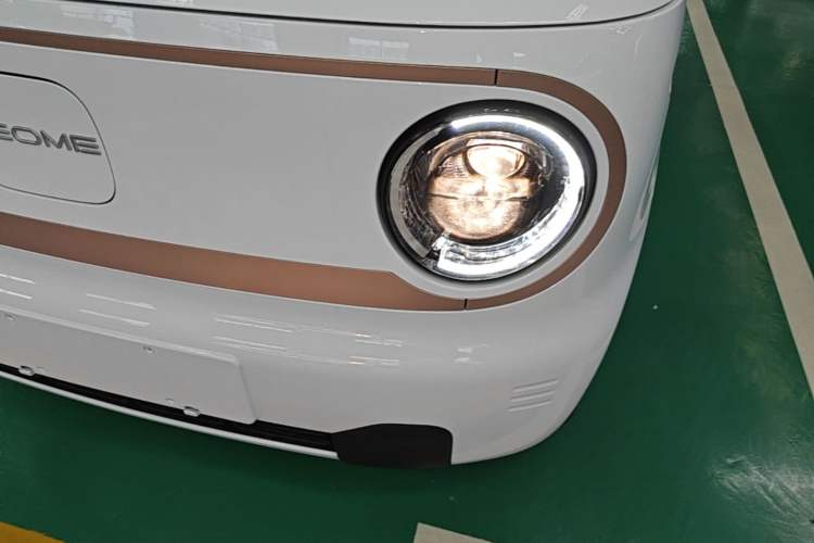 Used Geely Galaxy Panda 2024 Panda Mini 200km Longteng PRO Edition Left Front Headlight
