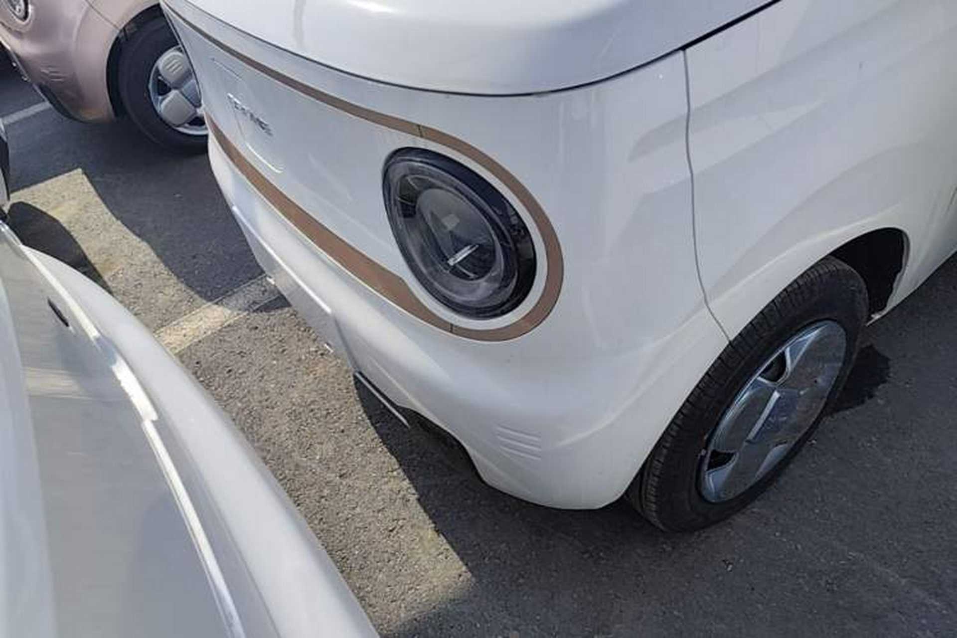 Used Geely Galaxy Panda 2024 Panda Mini 200km Endurance Bear Left Front Headlight