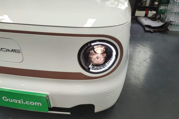 Used Geely Galaxy Panda 2024 Panda Mini 200km Endurance Bear Left Front Headlight