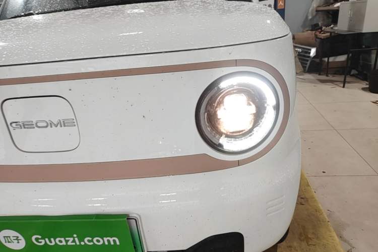 Used Geely Galaxy Panda 2024 Panda Mini 200km Endurance Bear Left Front Headlight
