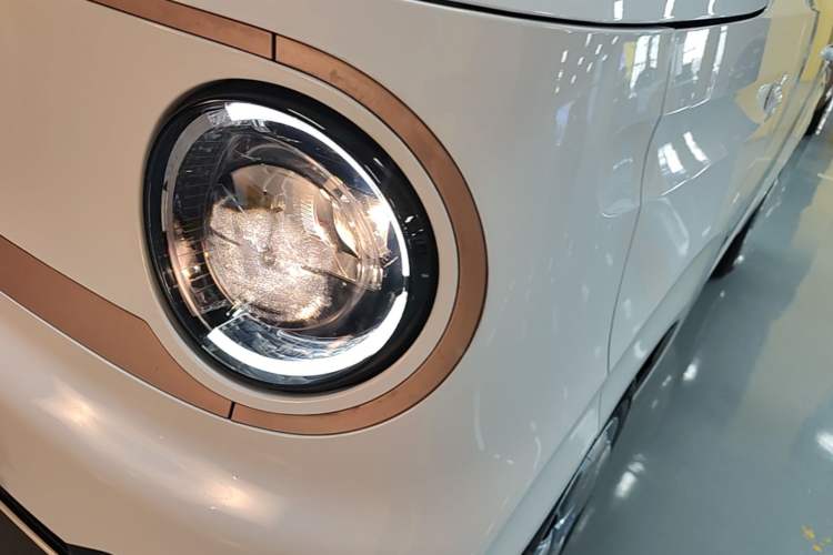 Used Geely Galaxy Panda 2024 Panda Mini 200km Longteng PRO Edition Left Front Headlight
