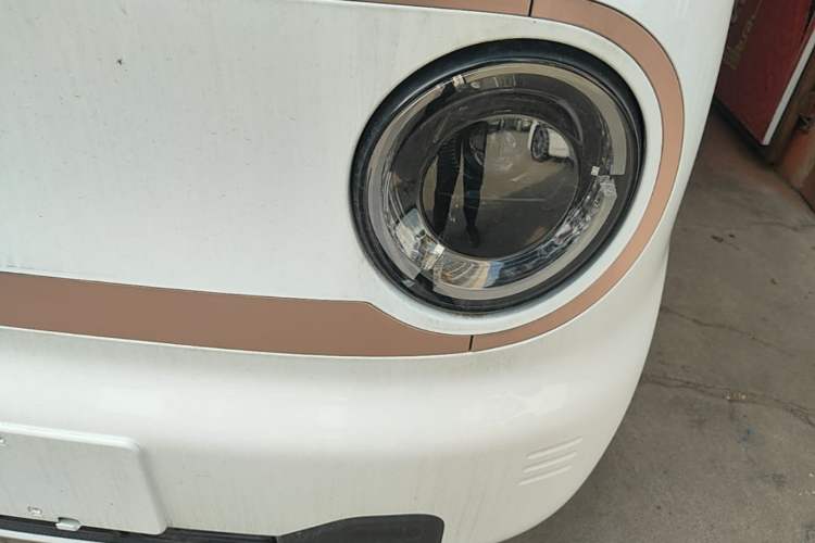 Used Geely Galaxy Panda 2024 Panda Mini 200km Endurance Bear Left Front Headlight
