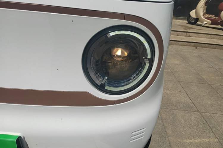 Used Geely Galaxy Panda 2024 Panda Mini 200km Endurance Bear Left Front Headlight