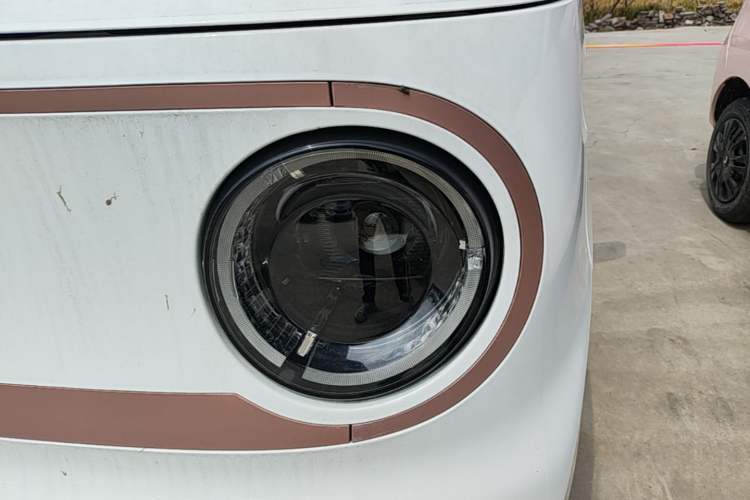 Used Geely Galaxy Panda 2024 Panda Mini 200km Endurance Bear Left Front Headlight