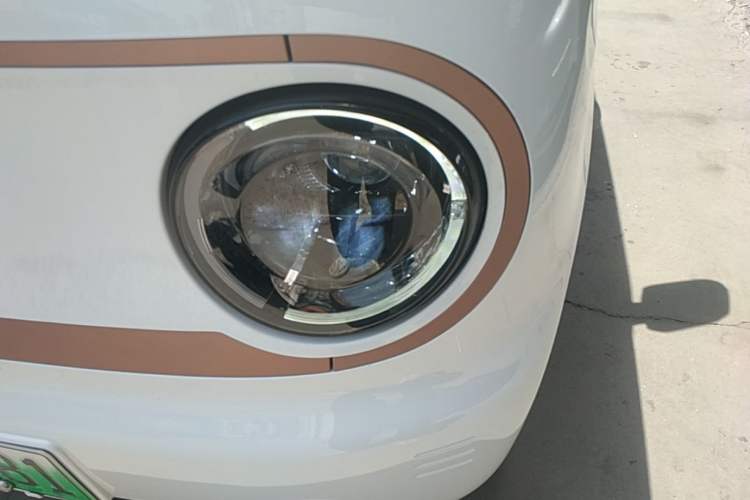 Used Geely Galaxy Panda 2024 Panda Mini 200km Endurance Bear Left Front Headlight