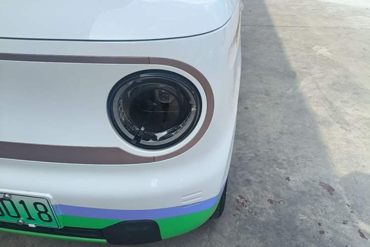 Used Geely Galaxy Panda 2024 Panda Mini 200km Endurance Bear Left Front Headlight