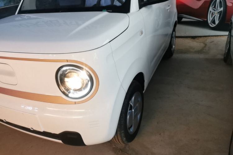 Used Geely Galaxy Panda 2024 Panda Mini 200km Endurance Bear Left Front Headlight