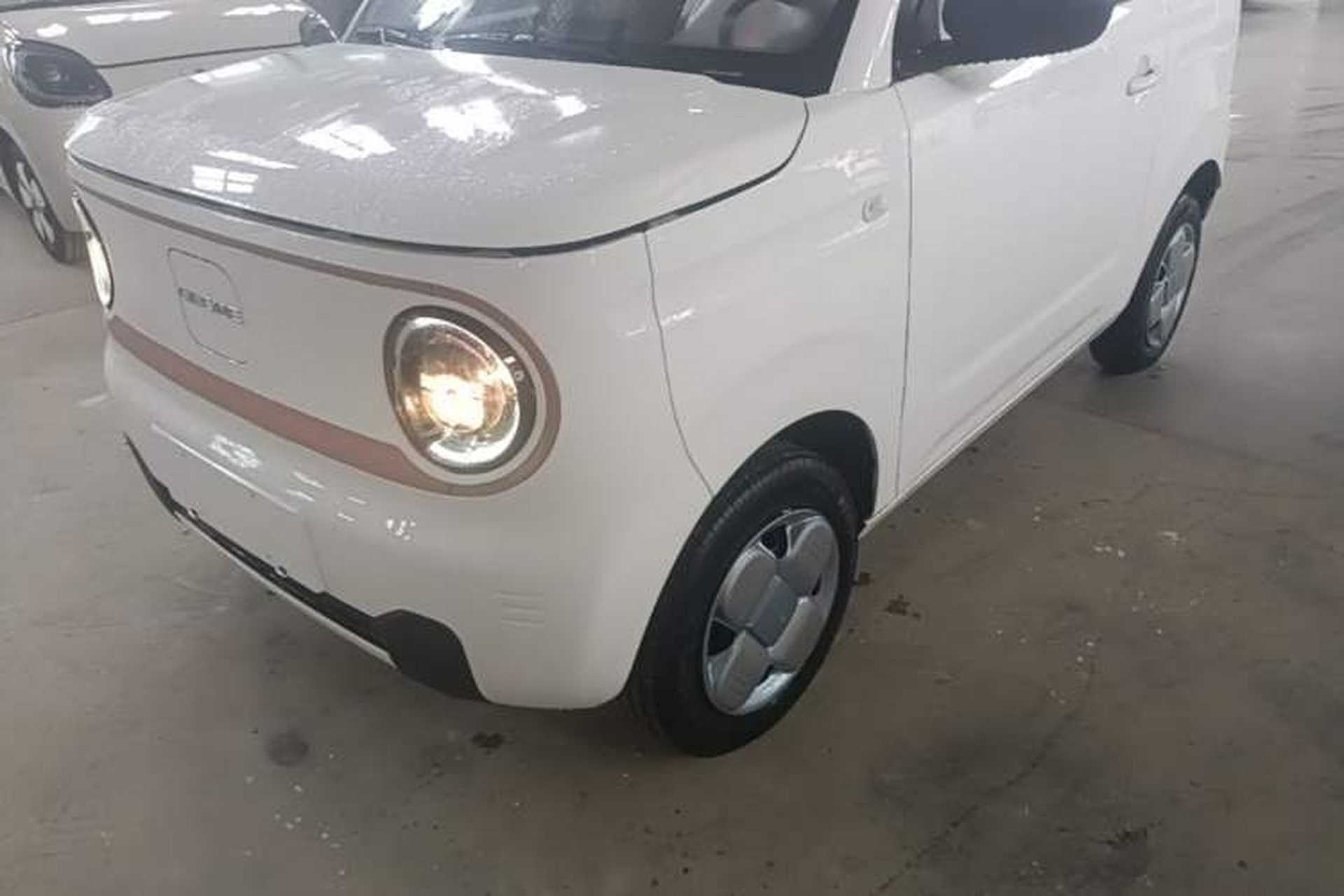 Used Geely Galaxy Panda 2024 Panda Mini 200km Endurance Bear Left Front Headlight