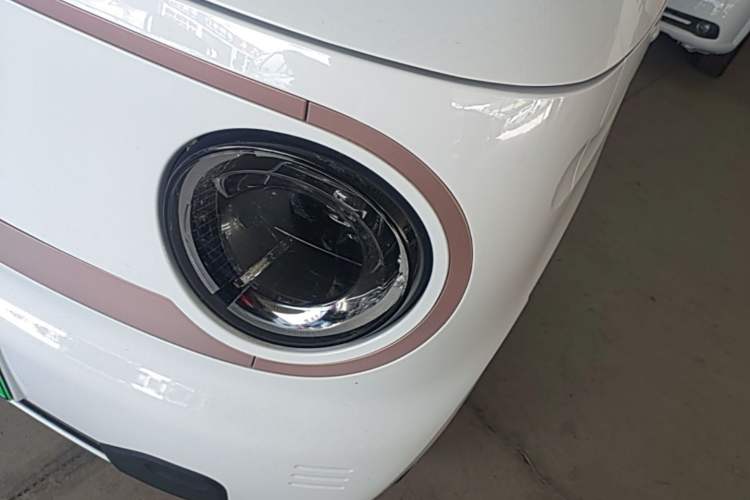 Used Geely Galaxy Panda 2024 Panda Mini 200km Endurance Bear Left Front Headlight