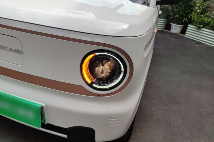 Used Geely Galaxy Panda 2024 Panda Mini 200km Endurance Bear Left Front Headlight
