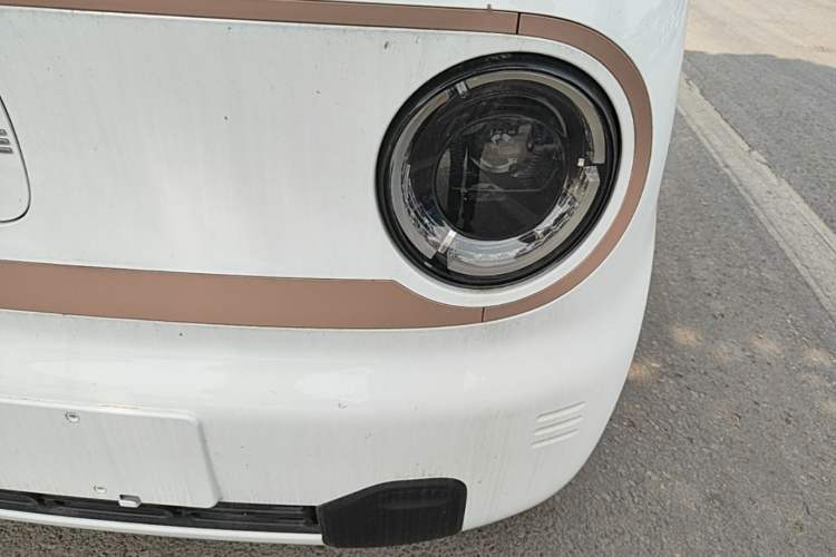 Used Geely Galaxy Panda 2024 Panda Mini 200km Endurance Bear Left Front Headlight