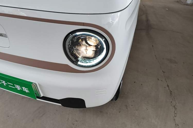 Used Geely Galaxy Panda 2024 Panda Mini 200km Endurance Bear Left Front Headlight