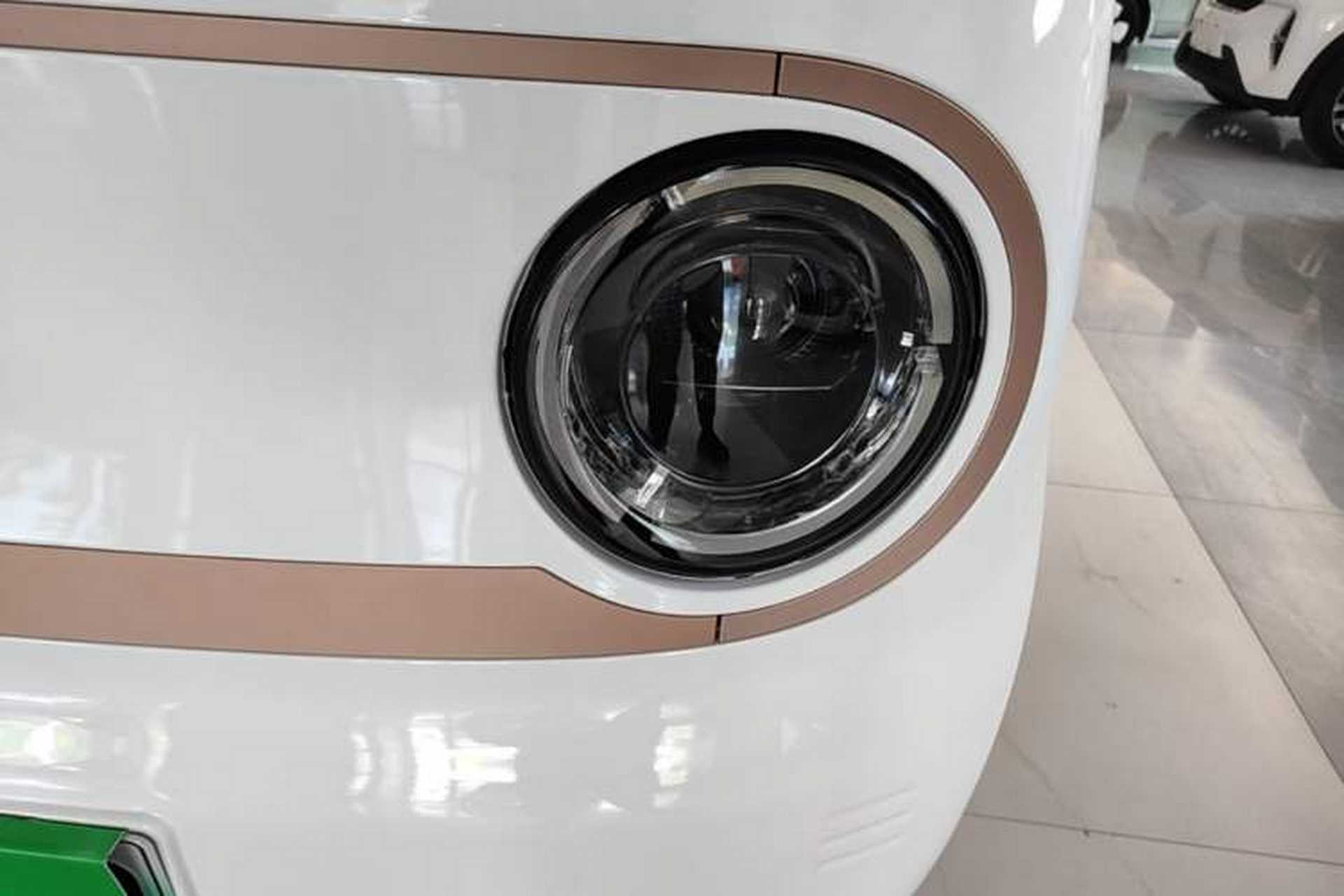 Used Geely Galaxy Panda 2024 Panda Mini 200km Endurance Bear Left Front Headlight