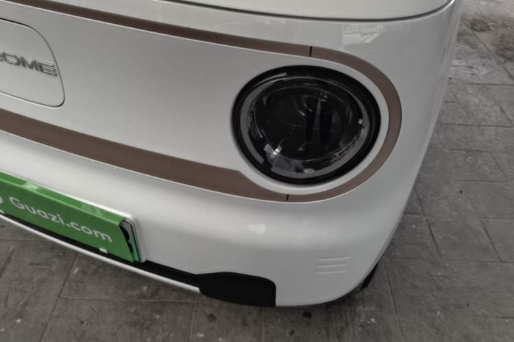 Used Geely Galaxy Panda 2024 Panda Mini 200km Endurance Bear Left Front Headlight