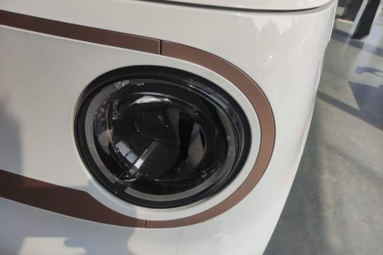 Used Geely Galaxy Panda 2024 Panda Mini 200km Endurance Bear Left Front Headlight