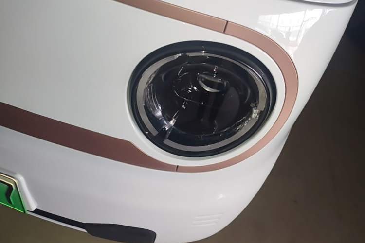 Used Geely Galaxy Panda 2024 Panda Mini 200km Endurance Bear Left Front Headlight