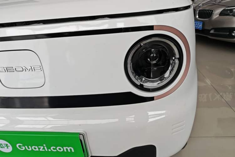 Used Geely Galaxy Panda 2024 Panda Mini 200km Endurance Bear Left Front Headlight