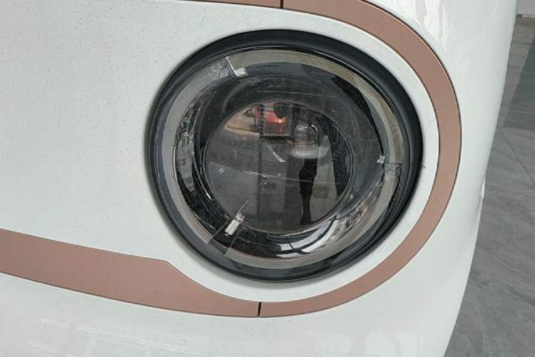 Used Geely Galaxy Panda 2024 Panda Mini 200km Endurance Bear Left Front Headlight