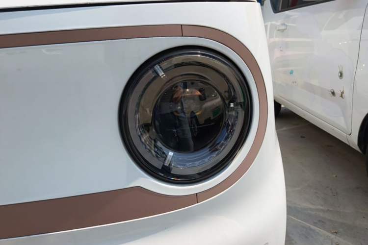 Used Geely Galaxy Panda 2024 Panda Mini 200km Endurance Bear Left Front Headlight