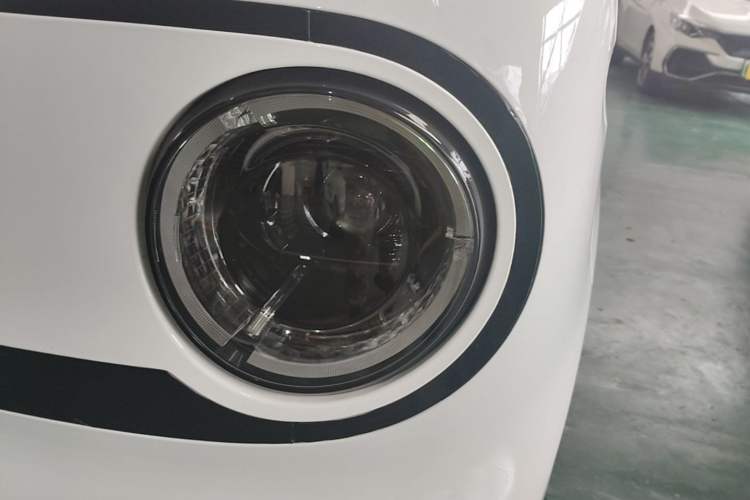 Used Geely Galaxy Panda 2024 Panda Mini 200km Endurance Bear Left Front Headlight