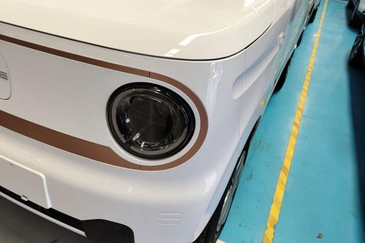 Used Geely Galaxy Panda 2024 Panda Mini 200km Endurance Bear Left Front Headlight