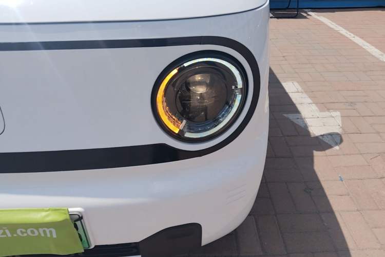 Used Geely Galaxy Panda 2024 Panda Mini 200km Endurance Bear Left Front Headlight