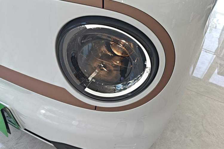 Used Geely Galaxy Panda 2024 Panda Mini 200km Endurance Bear Left Front Headlight
