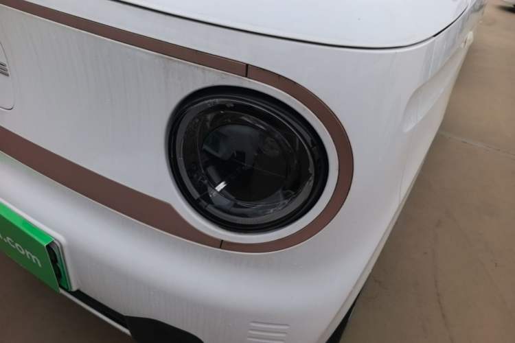 Used Geely Galaxy Panda 2024 Panda Mini 200km Endurance Bear Left Front Headlight