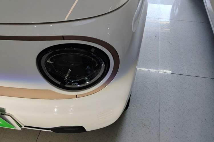 Used Geely Galaxy Panda 2024 Panda Mini 200km Endurance Bear Left Front Headlight