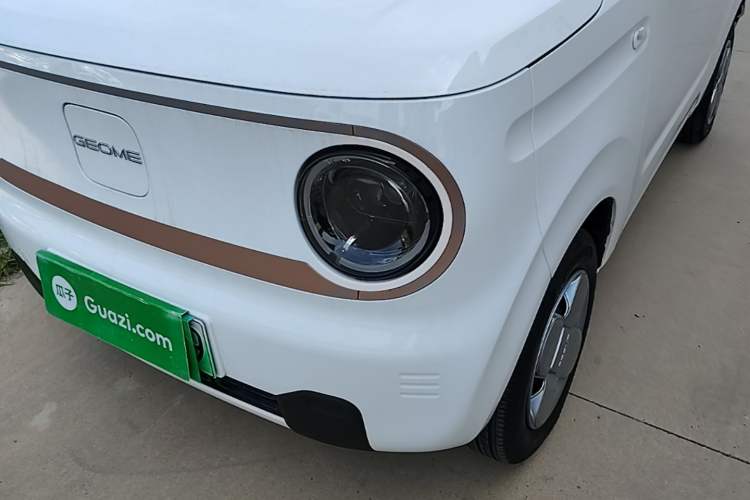 Used Geely Galaxy Panda 2024 Panda Mini 200km Endurance Bear Left Front Headlight