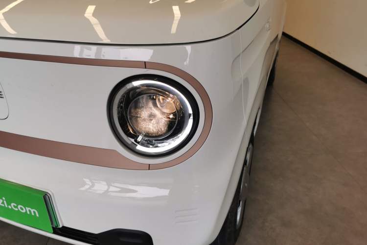 Used Geely Galaxy Panda 2024 Panda Mini 200km Endurance Bear Left Front Headlight