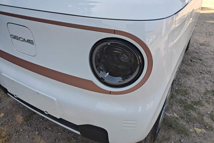 Used Geely Galaxy Panda 2024 Panda Mini 200km Endurance Bear Left Front Headlight