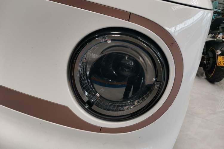 Used Geely Galaxy Panda 2024 Panda Mini 200km Endurance Bear Left Front Headlight