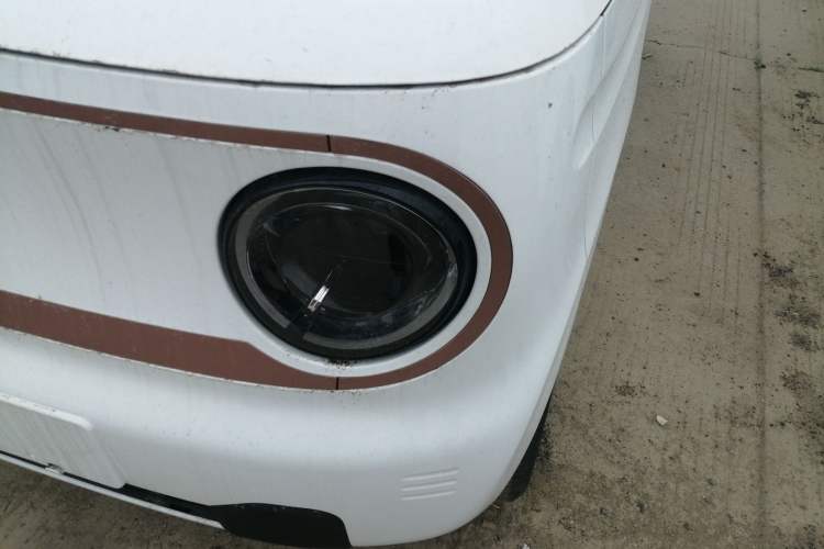 Used Geely Galaxy Panda 2024 Panda Mini 200km Endurance Bear Left Front Headlight