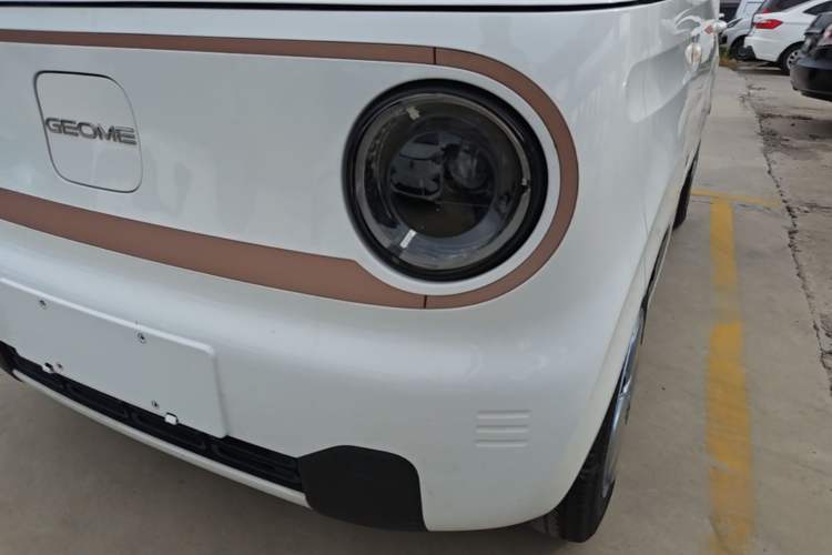 Used Geely Galaxy Panda 2024 Panda Mini 200km Endurance Bear Left Front Headlight