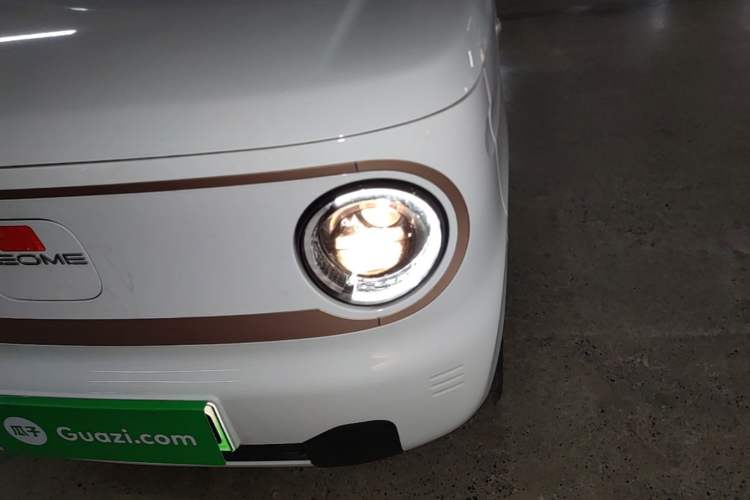 Used Geely Galaxy Panda 2024 Panda Mini 200km Endurance Bear Left Front Headlight