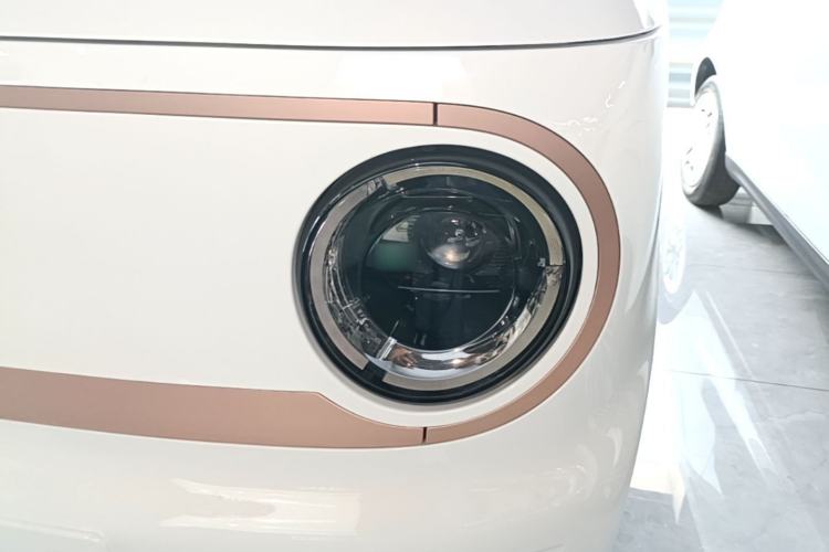 Used Geely Galaxy Panda 2024 Panda Mini 200km Endurance Bear Left Front Headlight