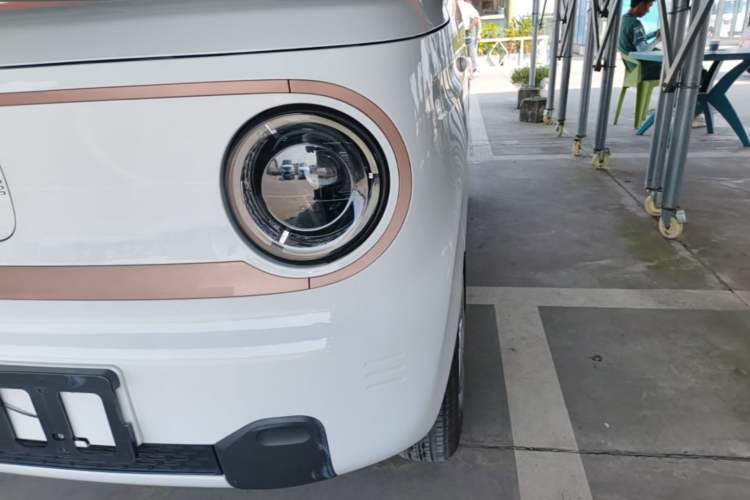 Used Geely Galaxy Panda 2024 Facelifted Panda Mini 200km Dragon Edition Left Front Headlight