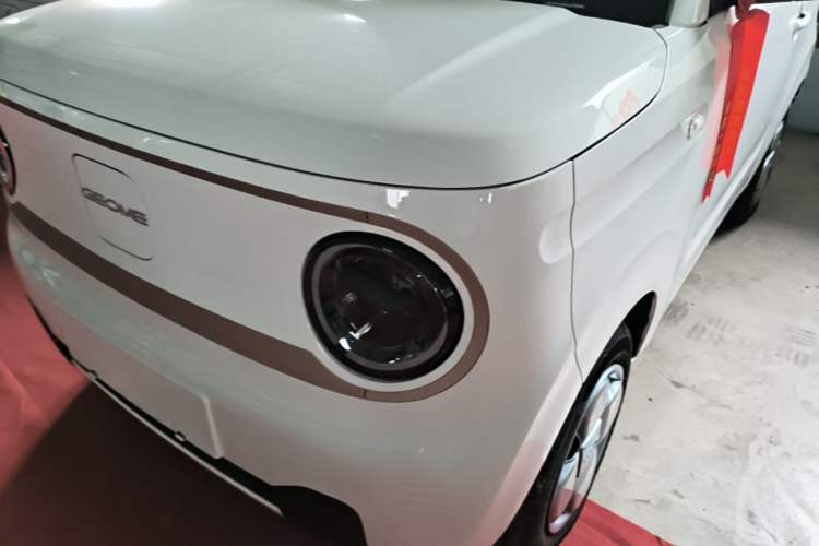 Used Geely Galaxy Panda 2024 Panda Mini 200km Endurance Bear Left Front Headlight