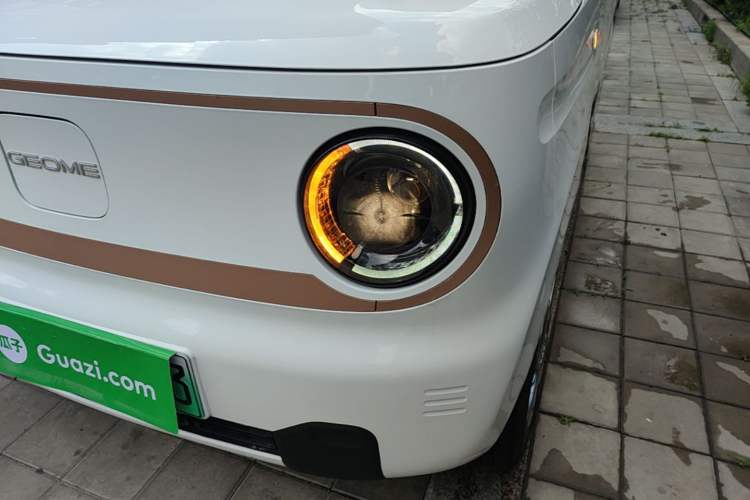 Used Geely Galaxy Panda 2024 Panda Mini 200km Endurance Bear Left Front Headlight
