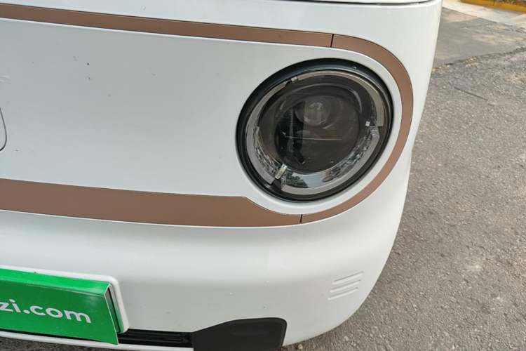Used Geely Galaxy Panda 2024 Panda Mini 200km Endurance Bear Left Front Headlight