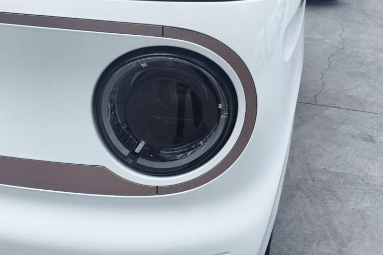 Used Geely Galaxy Panda 2024 Panda Mini 200km Endurance Bear Left Front Headlight