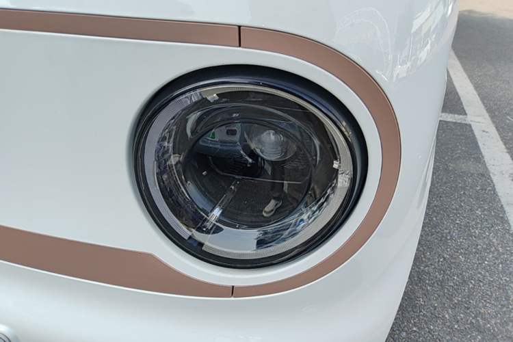 Used Geely Galaxy Panda 2024 Panda Mini 200km Endurance Bear Left Front Headlight