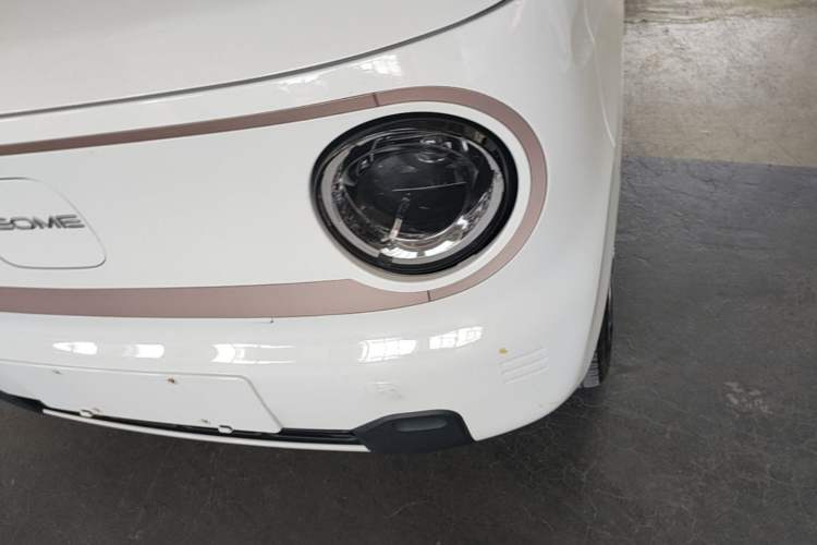 Used Geely Galaxy Panda 2024 Panda Mini 200km Endurance Bear Left Front Headlight
