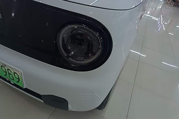 Used Geely Galaxy Panda 2024 Panda Mini 200km Endurance Bear Left Front Headlight