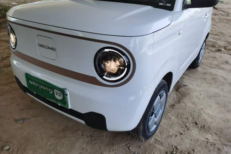 Used Geely Galaxy Panda 2024 Panda Mini 200km Endurance Bear Left Front Headlight