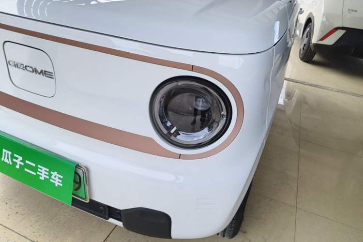 Used Geely Galaxy Panda 2024 Panda Mini 200km Endurance Bear Left Front Headlight