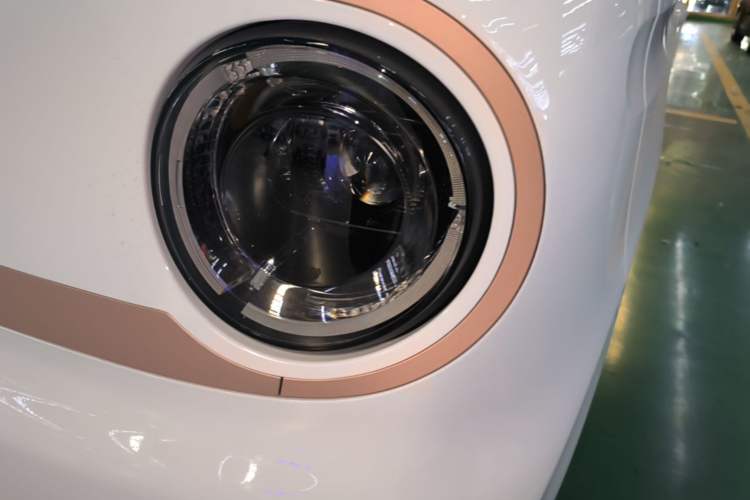 Used Geely Galaxy Panda 2024 Panda Mini 200km Endurance Bear Left Front Headlight
